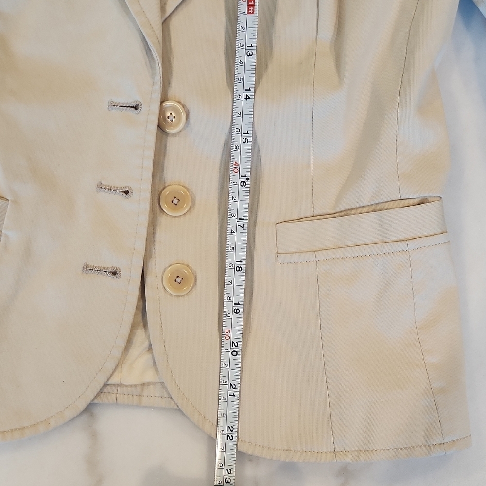 Chic Beige Women's Pant Suit, Size 0 Jacket/ Size 4 Pant - Picture 11 of 14